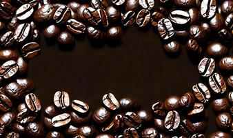 vers geroosterd koffie bonen. kan worden gebruikt net zo achtergrond. koffie samenstelling. foto