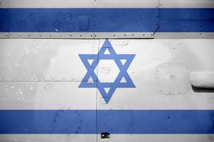 Israël vlag afgebeeld Aan kant een deel van leger gepantserd helikopter detailopname. leger krachten vliegtuig conceptuele achtergrond foto