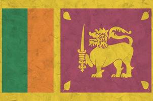 sri lanka vlag afgebeeld in helder verf kleuren Aan oud Verlichting bepleistering muur. getextureerde banier Aan ruw achtergrond foto