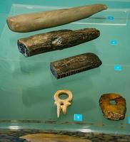 boljetin, servië, 2021 - scepters en amuletten van museum van lepenski vir in servië. lepenski vir is de oudste gepland regeling in Europa. foto