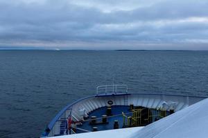 bewolkt zeegezichten in Baltisch zee foto