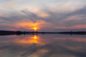 overstroomd weiden in voorjaar foto