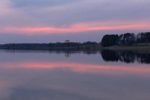 overstroomd weiden in voorjaar foto