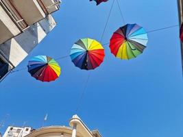 apollonos straat, een paraplu straat Bij trikala foto