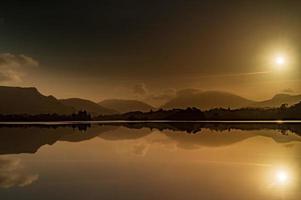 fjord ontzag zonsopkomst foto