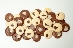 koekjes en snoepgoed Aan wit achtergrond foto