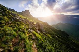 zomerlandschap in de bergen foto