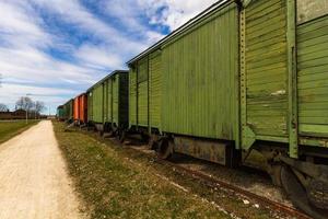 oud spoorweg auto's en sporen foto
