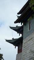 de oud tempel visie met de oude Chinese gebouwen gelegen Aan de top van de bergen foto