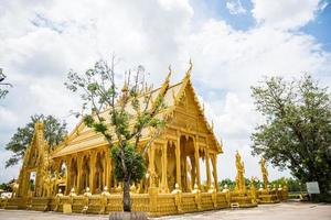 de gouden tempel van wat paknam jolo, thailand