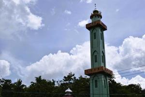 moskee torens in Indonesië. moskee met Islamitisch achtergrond foto