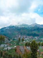 platteland Aan een heuvel in de dieng plateau Oppervlakte van wonosobo, centraal Java foto