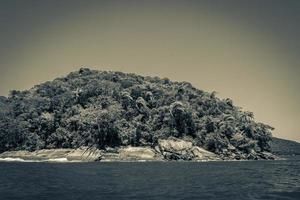 het grote tropische eiland ilha grande, angra dos reis brazilië. foto