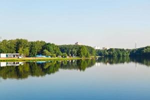 recreatie Oppervlakte Aan stedelijk rivier- in stad foto