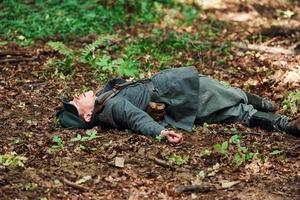 ternopil, Oekraïne - juni 2020 upa oekraïens opstandeling leger film filmen. afbeeldingen van achter de schermen. dood soldaat foto