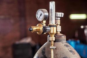 detailopname van een metaal gas- cilinder foto