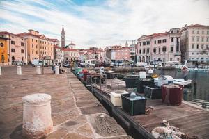 keer bekeken van de stad van piran in Slovenië foto