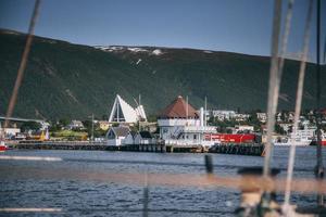 de arctisch kathedraal in tromso in noordelijk Noorwegen foto