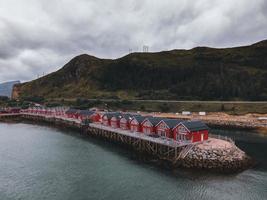 huizen Bij aanbiedingenoykammen in de lofoten eilanden in Noorwegen foto