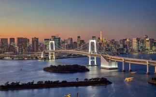 regenboogbrug in tokyo, japan foto