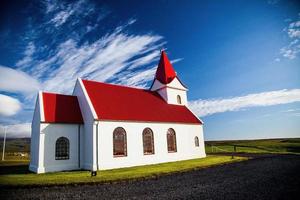 ingjaldsholskirkja kerk in de snaaiheid schiereiland in IJsland foto