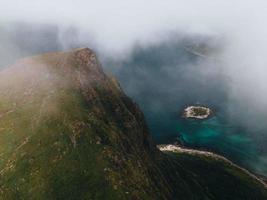 keer bekeken van aanbiedingenoykammen in de lofoten eilanden in Noorwegen foto