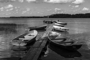 zomer landschappen door de meer in Litouwen foto