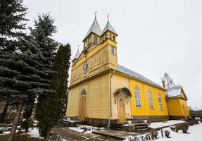geel houten ortodox kerk foto
