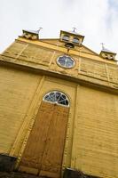 geel houten ortodox kerk foto