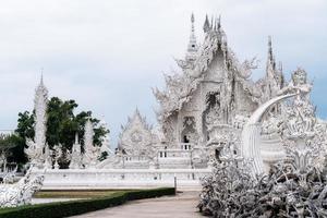 Chiang rai, Thailand - nov 24, 2022 - wat rong khun beroemde tempel, of wit tempel in chiang, Thailand foto