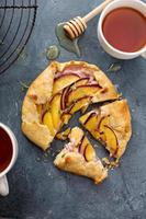 yoghurt en nectarine galette foto