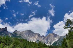 berglandschap in de zomer foto