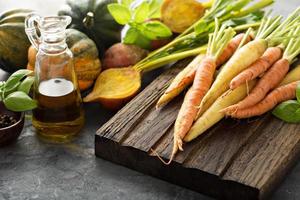 groot stapel van herfst produceren klaar naar worden gekookt foto