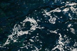 gedetailleerde textuur van zeewater foto