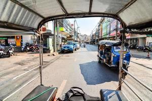 straat verkeer in Bangkok, Thailand, ongeveer mei 2022 foto