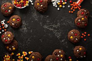 chocola monster koekjes eigengemaakt behandelt voor halloween foto