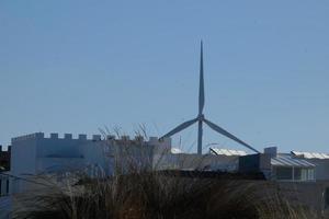 modern windmolens voor groen en schoon energie generatie foto