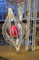 de Victoria poort boodschappen doen winkelcentrum met Kerstmis decoraties in Leeds in yorkshire. foto