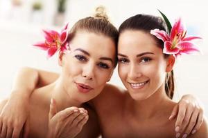 twee mooi Dames in spa foto