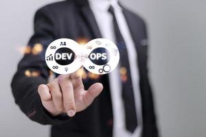 devops methodologie ontwikkeling operaties agil programmering technologie concept. foto