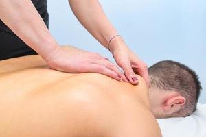 nek behandeling en terug massage foto