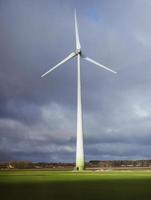 wind turbines Aan zonnig ochtend- foto