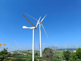 windmolen boerderij Aan een mooi helder dag in khao kho, phetchabun foto