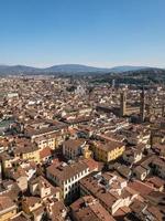 antenne visie van de basiliek di de kerstman Croce Aan plein van de dezelfde naam in Florence, Toscane, Italië. foto
