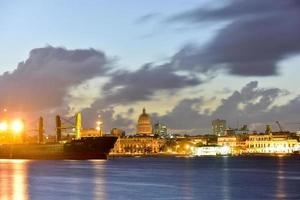 haven van Havana visie tot oud Havana van de buurt van regla in Cuba. foto