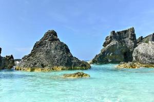 kristal Doorzichtig wateren van hoefijzer baai inham in bermuda. foto
