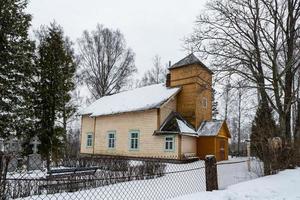 Lets landelijk dorp landschap in latgale in winter foto