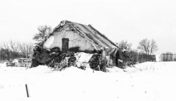 Lets landelijk dorp landschap in latgale in winter foto