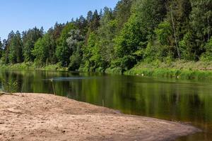 rivier- in de zomer foto