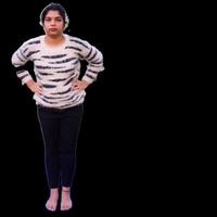 portret van prachtig jong Indisch vrouw beoefenen yoga met duidelijk achtergrond. mooi meisje praktijk eenvoudig yoga houding. rust en kom tot rust, vrouw geluk foto